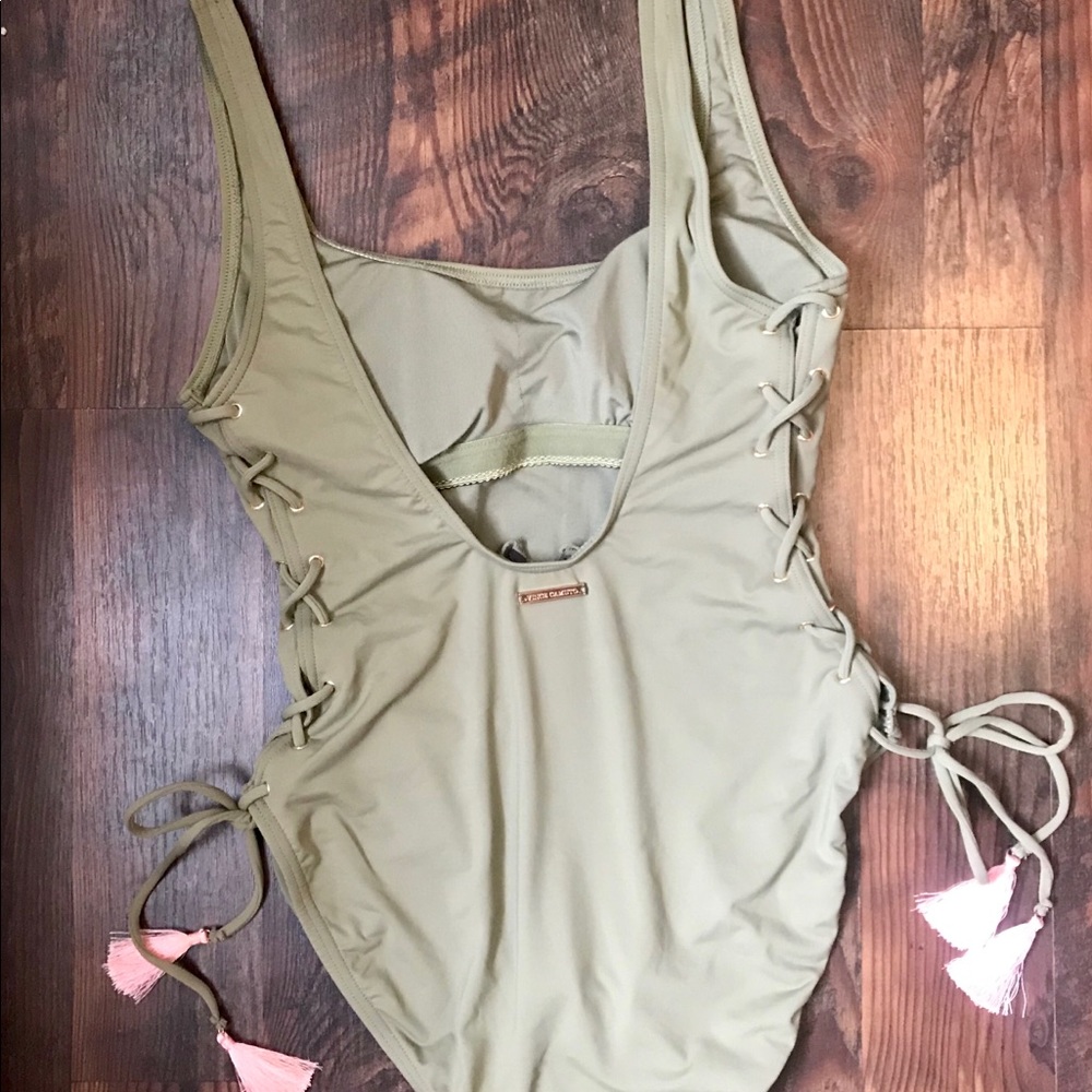 Low cut one piece swim suit green Vince Camuto sz8